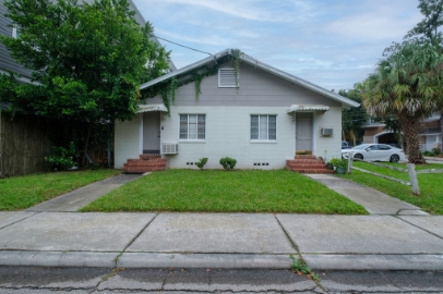 328 NW 15 Street